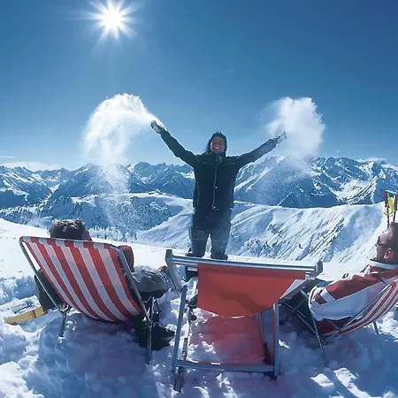 Near Arena דירה צל אם צילר